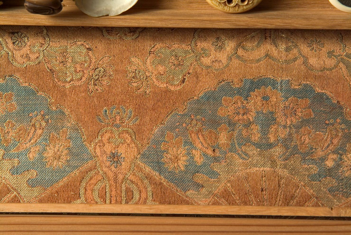 motivi decorativi (abito, opera isolata) - manifattura giapponese (sec. XIX)