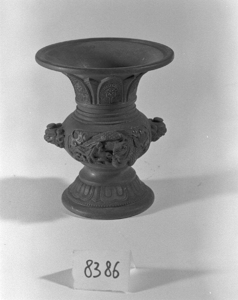 motivi decorativi vegetali e animali (vaso, opera isolata) - ambito giapponese (secc. XVII/ XIX)