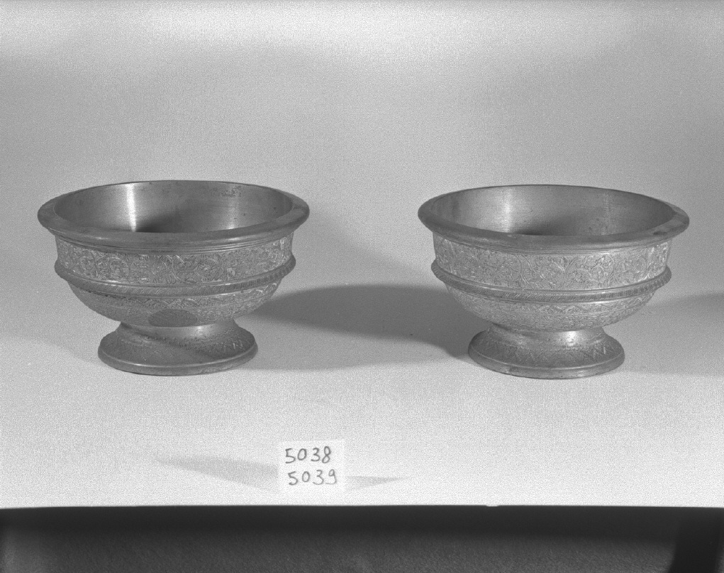 motivi decorativi geometrici e vegetali (alzata, elemento d'insieme) - ambito Asia sud-orientale (secc. XVII/ XIX)