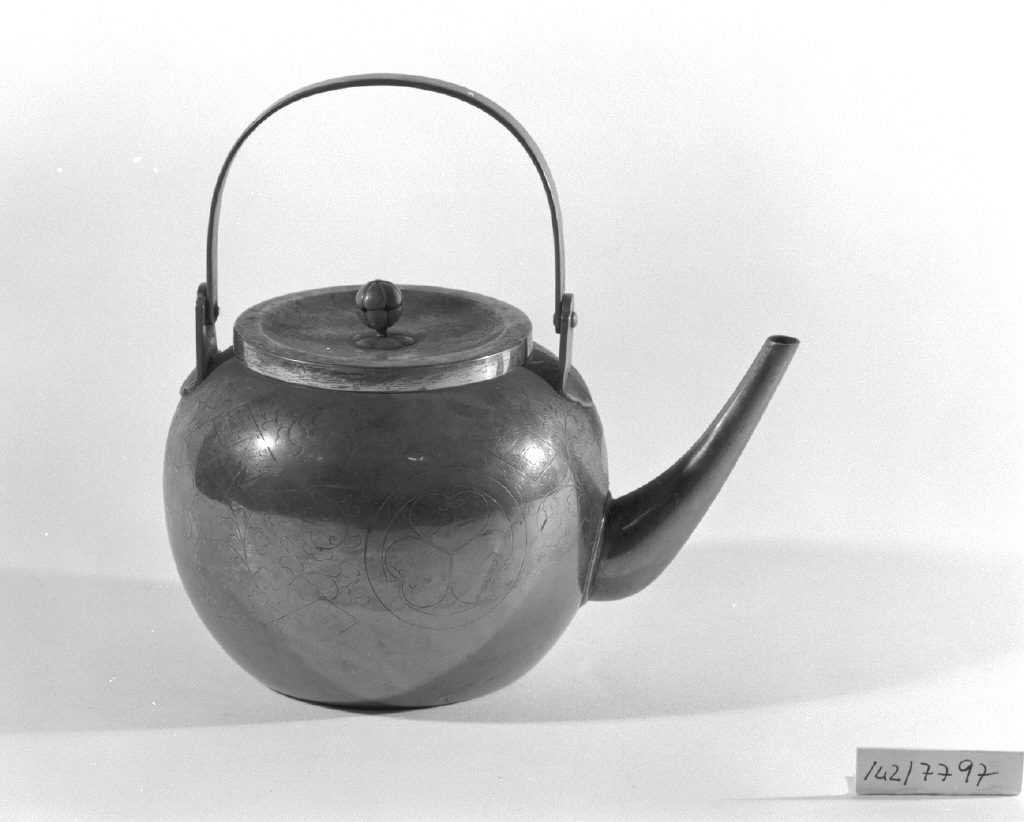 teiera, opera isolata - ambito giapponese (secc. XVII/ XIX)