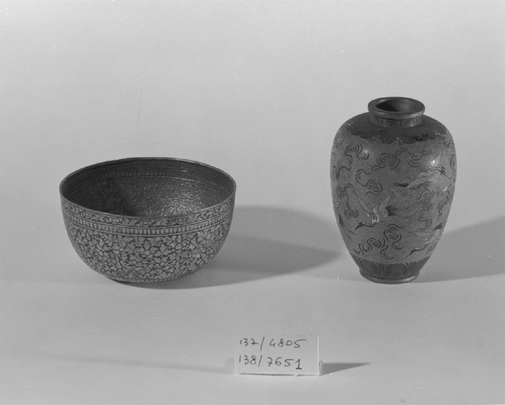 motivi decorativi geometrici e vegetali (coppa, opera isolata) - ambito Asia sud-orientale (sec. XIX)