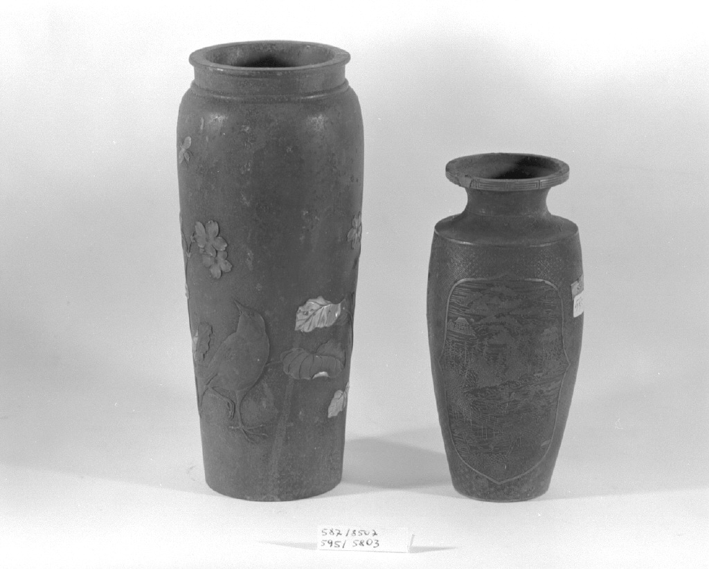 motivi decorativi vegetali e animali (vaso, opera isolata) - ambito giapponese (secc. XVII/ XIX)