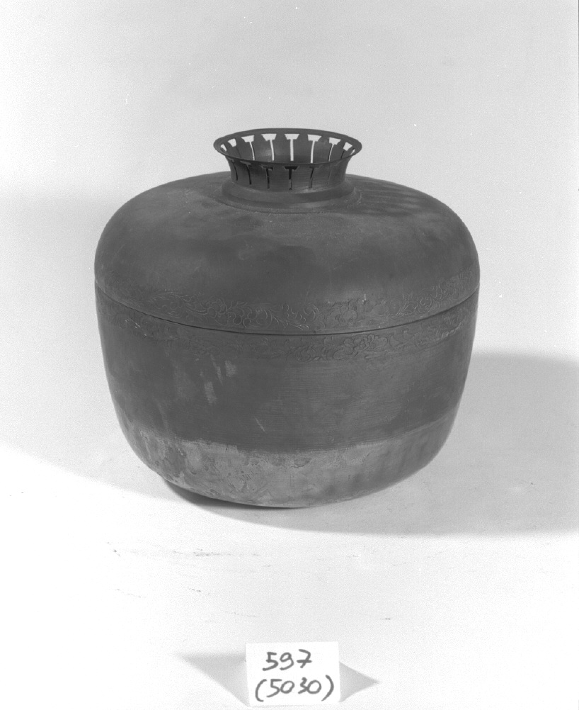 motivi decorativi floreali (coppa, opera isolata) - ambito Asia sud-orientale (sec. XIX)