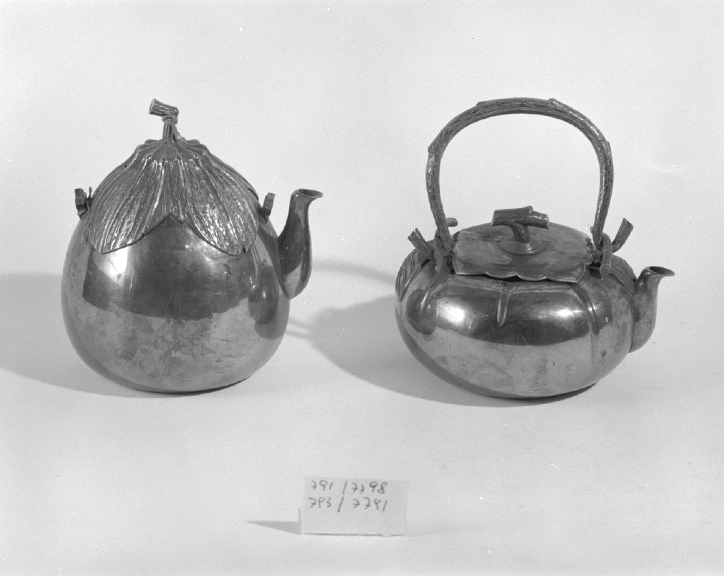 teiera, opera isolata - ambito giapponese (secc. XVII/ XIX)