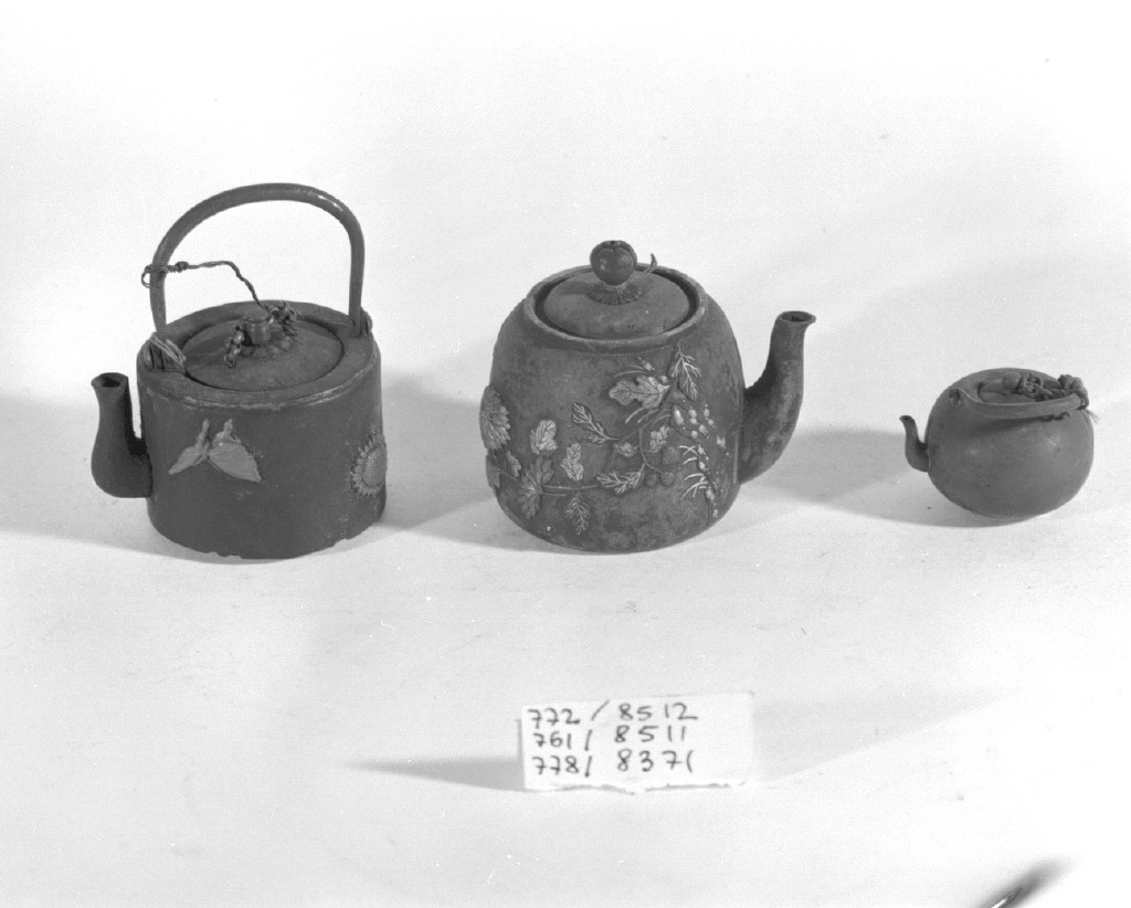 motivi decorativi floreali (bricco, opera isolata) - ambito giapponese (secc. XVII/ XIX)