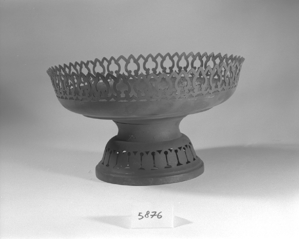 motivi decorativi (alzata, opera isolata) - ambito Asia sud-orientale (sec. XIX)