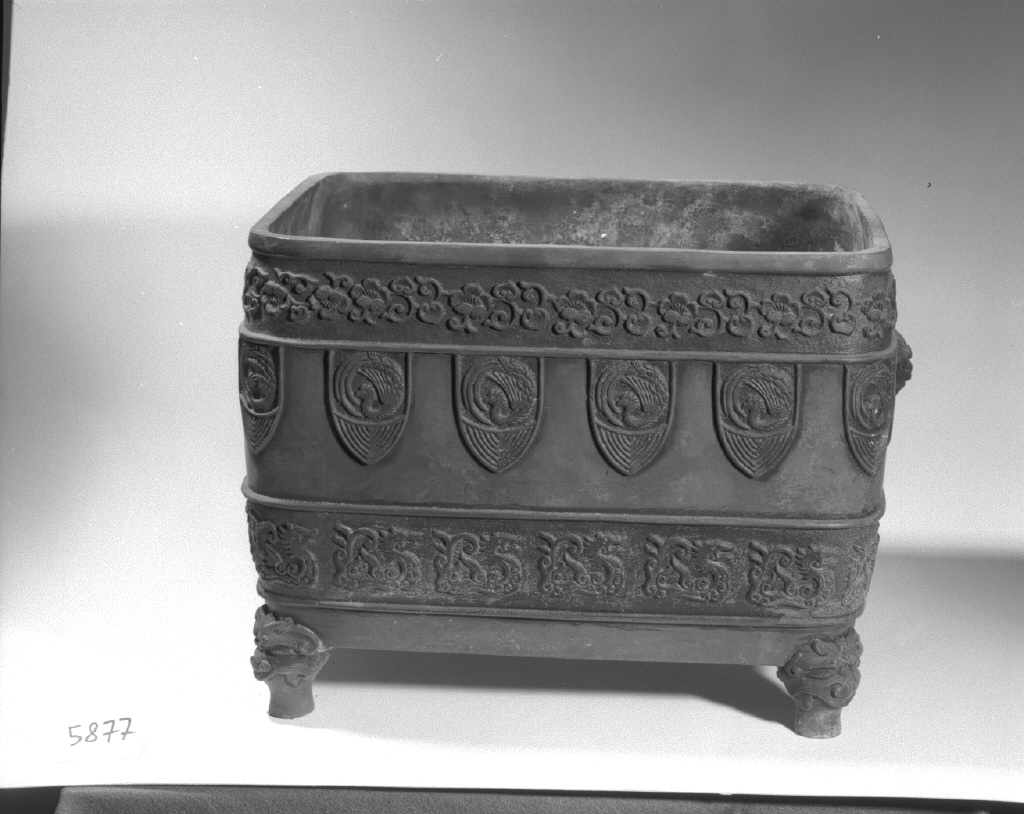 motivi decorativi (braciere, opera isolata) - ambito giapponese (secc. XVII/ XIX)