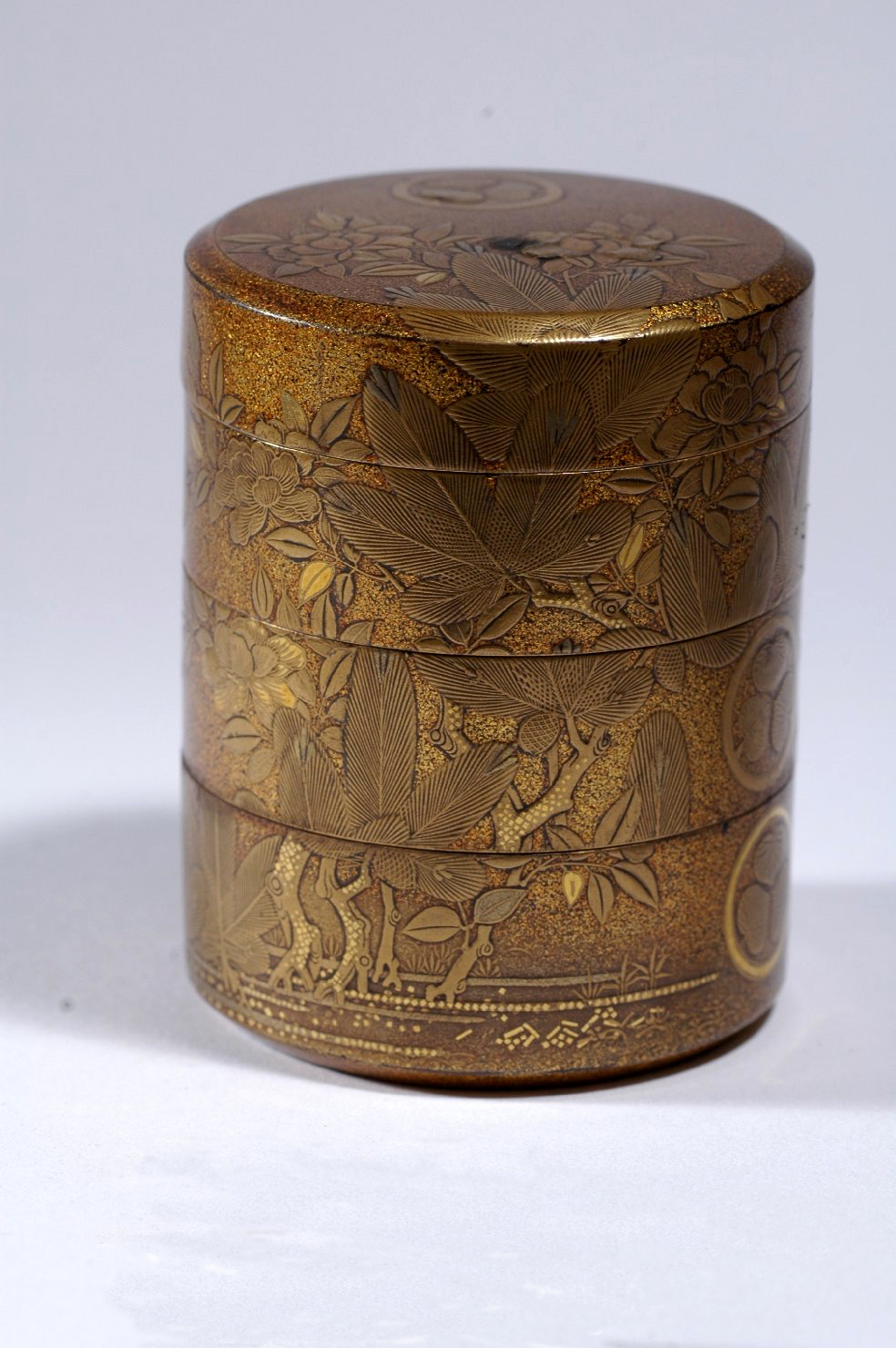 motivi decorativi floreali (scatola, opera isolata) - ambito giapponese (secc. XVII/ XIX)