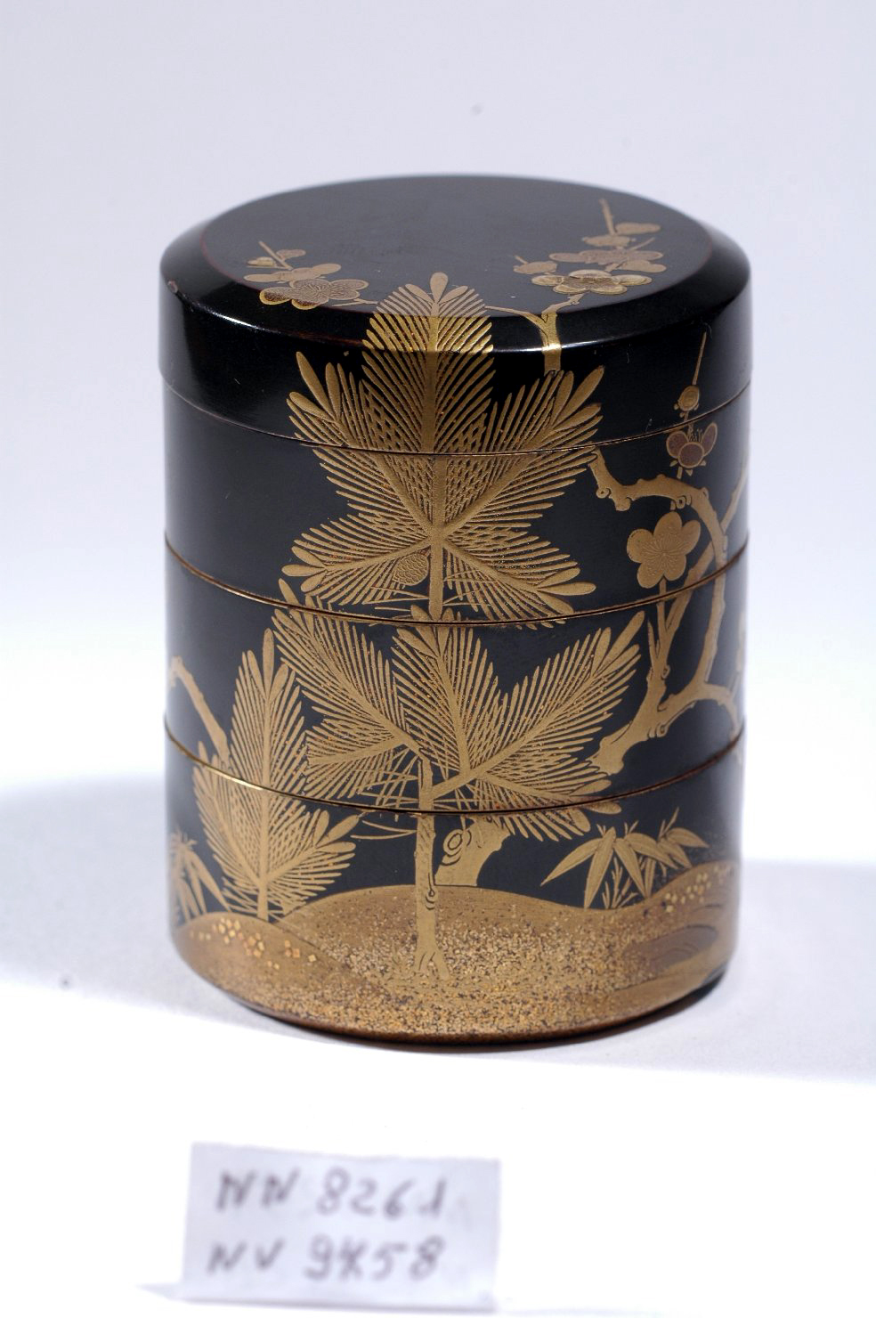 motivi decorativi floreali (scatola, opera isolata) - ambito giapponese (secc. XVII/ XIX)