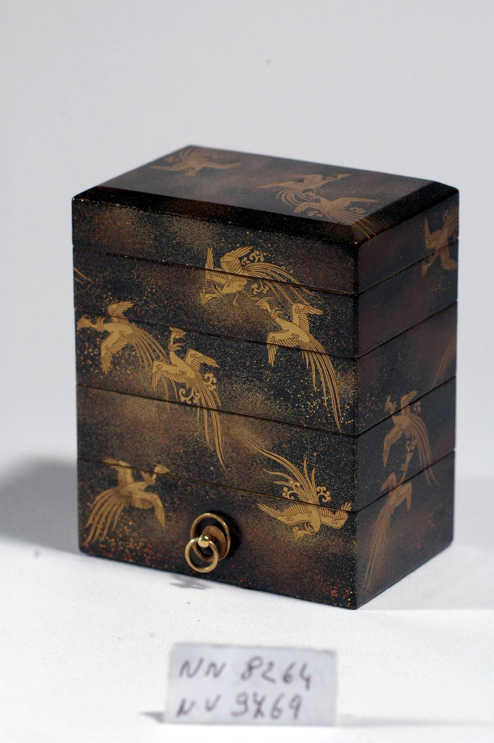 motivi decorativi vegetali con uccelli (scatola, opera isolata) - ambito giapponese (secc. XVII/ XIX)