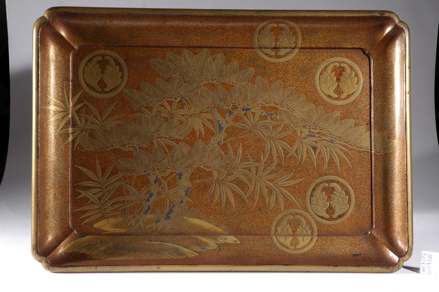 motivi decorativi vegetali (vassoio, opera isolata) - ambito giapponese (secc. XVII/ XIX)