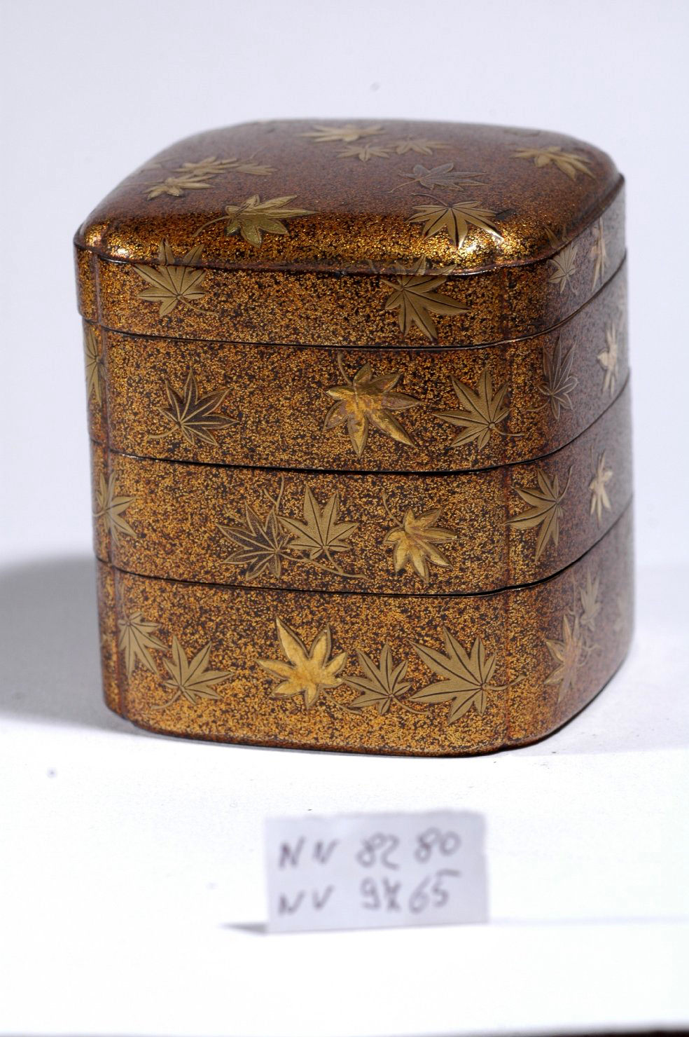 motivi decorativi vegetali (scatola, opera isolata) - ambito giapponese (secc. XVII/ XIX)