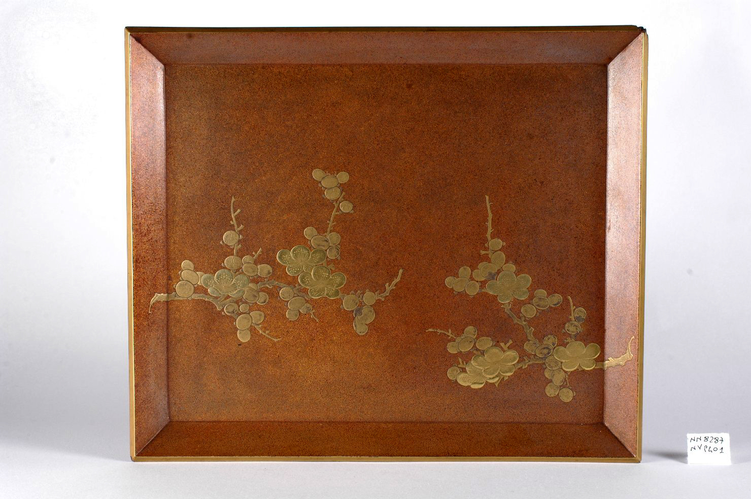 fiori (vassoio, opera isolata) - ambito giapponese (secc. XVII/ XIX)