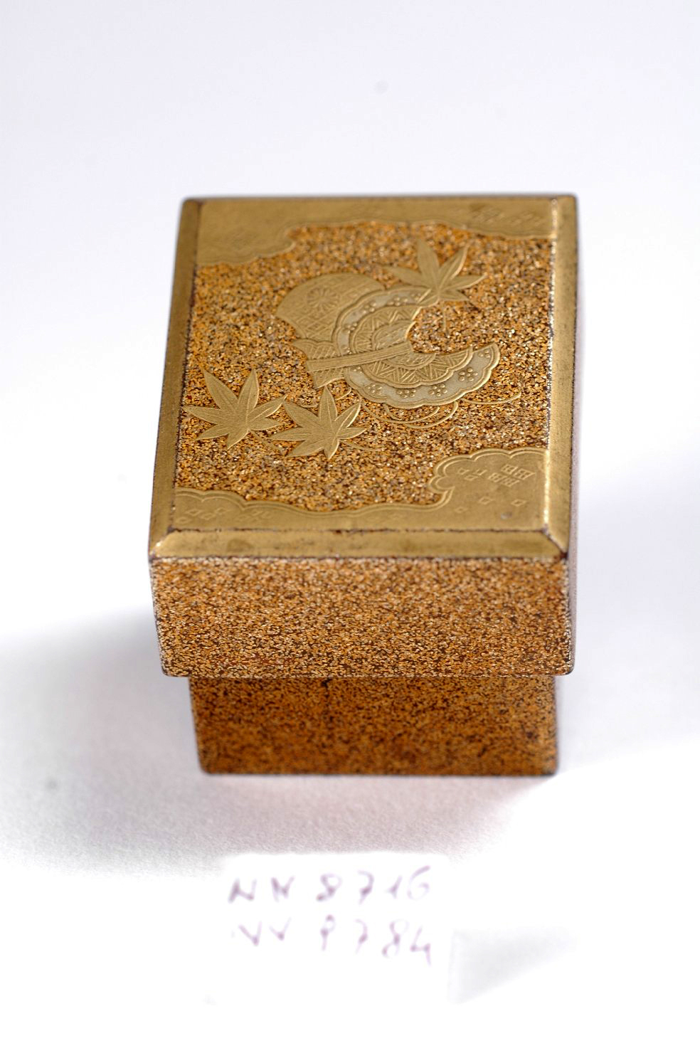 motivi decorativi vegetali (scatola, opera isolata) - ambito giapponese (secc. XVII/ XIX)