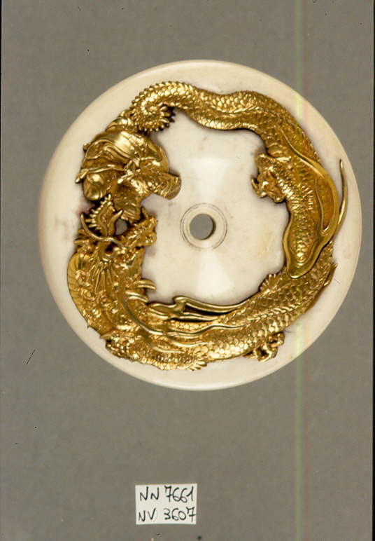 drago (placchetta di spada, opera isolata) - ambito giapponese (secc. XVII/ XIX)