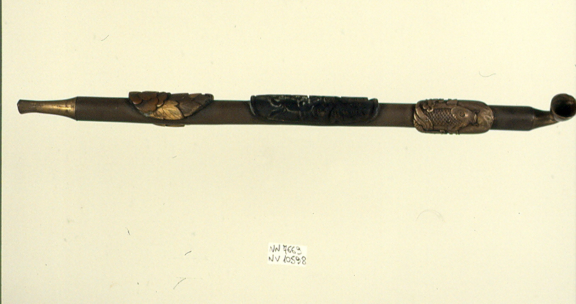 motivi decorativi (pipa, opera isolata) - ambito giapponese (secc. XVII/ XIX)