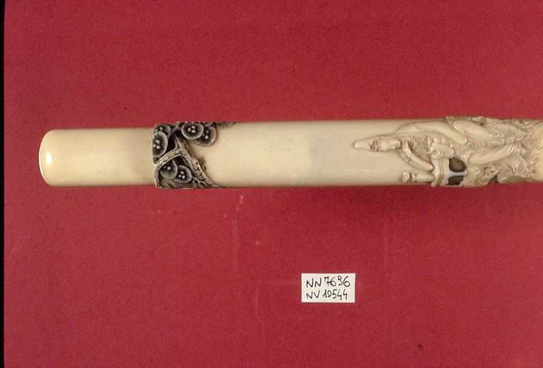 motivi decorativi (custodia di pipa, opera isolata) - ambito giapponese (secc. XVII/ XIX)