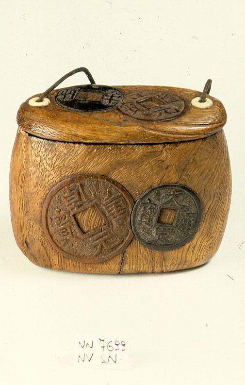 motivi decorativi (tabacchiera, opera isolata) - ambito giapponese (secc. XVII/ XIX)