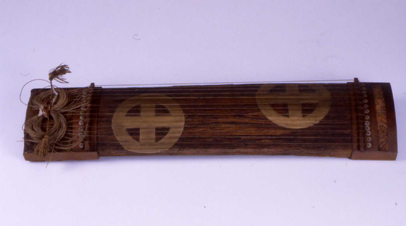 motivi decorativi (cetra, opera isolata) - ambito giapponese (secc. XVII/ XIX)