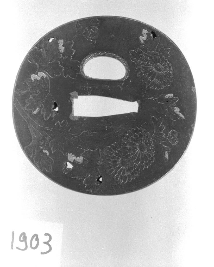 fiori (placchetta di spada, elemento d'insieme) di Ishiguro Masayoshi (seconda metà sec. XVIII)