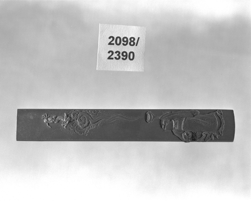 figure maschili e animali fantastici (impugnatura di arma bianca, elemento d'insieme) di Hamano Naoyuki (secc. XVI/ XIX)