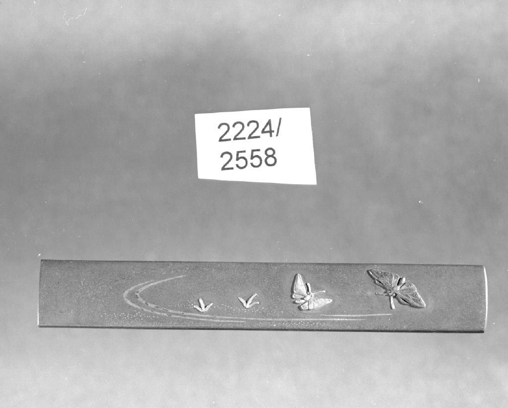 farfalle (impugnatura di arma bianca, opera isolata) - ambito giapponese (secc. XVI/ XIX)