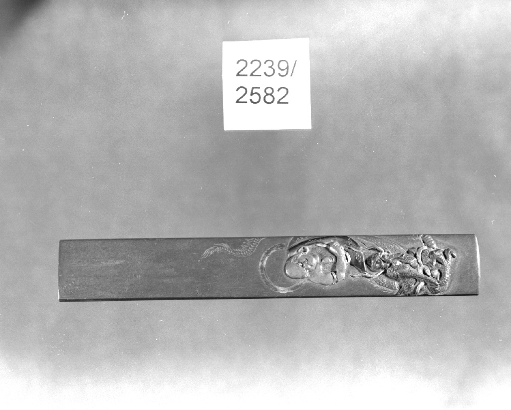 elementi decorativi (impugnatura di arma bianca, opera isolata) - ambito giapponese (secc. XVI/ XIX)