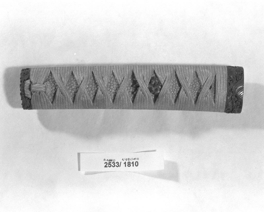 elementi decorativi (impugnatura, opera isolata) - ambito giapponese (secc. XVI/ XIX)