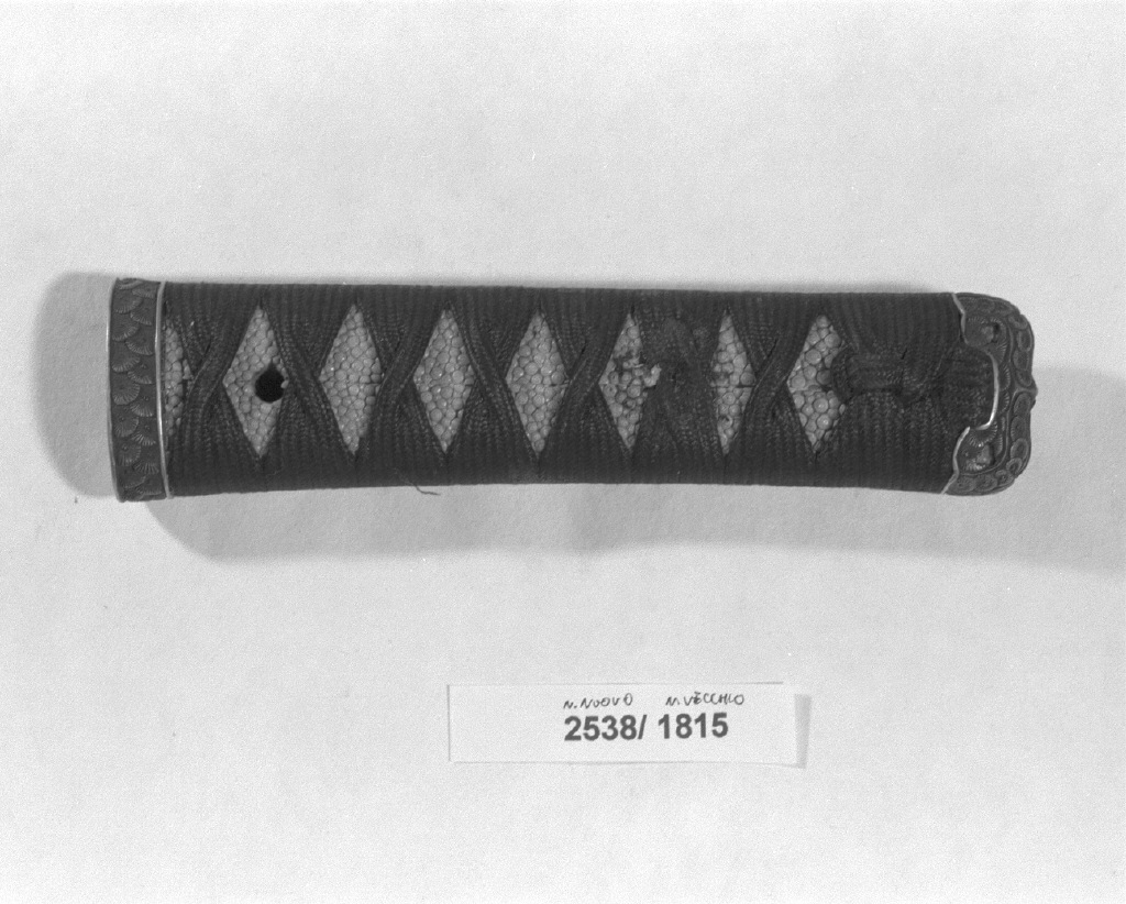 elementi decorativi (impugnatura, opera isolata) - ambito giapponese (secc. XVI/ XIX)