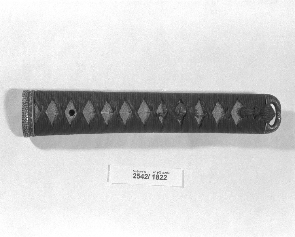 elementi decorativi (impugnatura, opera isolata) - ambito giapponese (secc. XVI/ XIX)