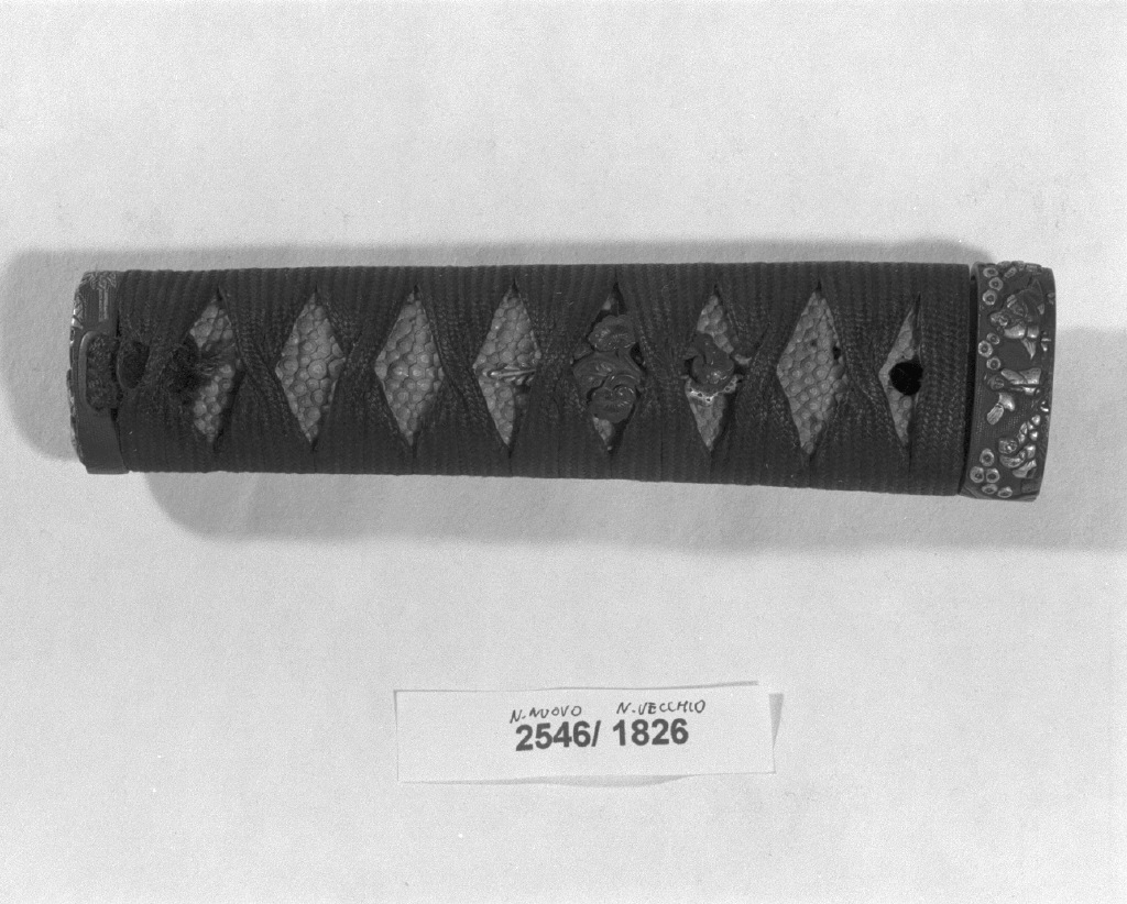 elementi decorativi (impugnatura, opera isolata) - ambito giapponese (secc. XVI/ XIX)