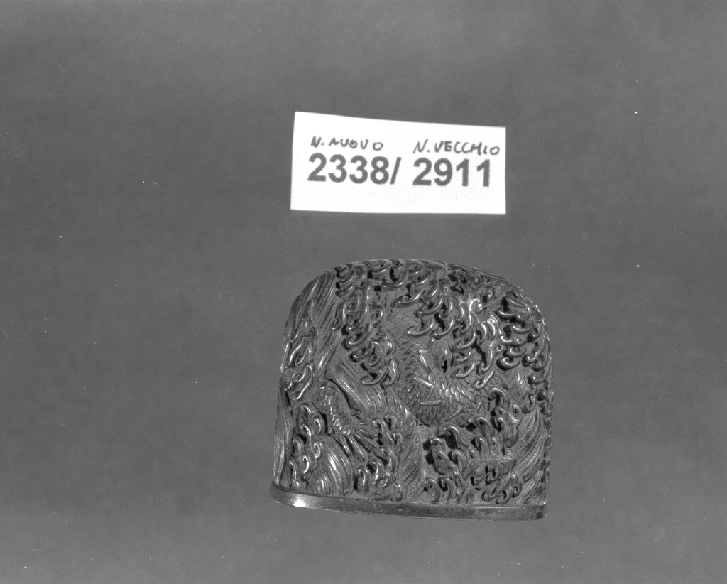 elementi decorativi (puntale di fodero, opera isolata) - ambito giapponese (secc. XVI/ XIX)