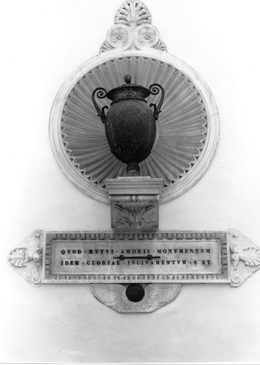monumento funerario della mano di Antonio Canova (monumento, opera isolata) di Borsato Giuseppe (secc. XVIII/ XIX)