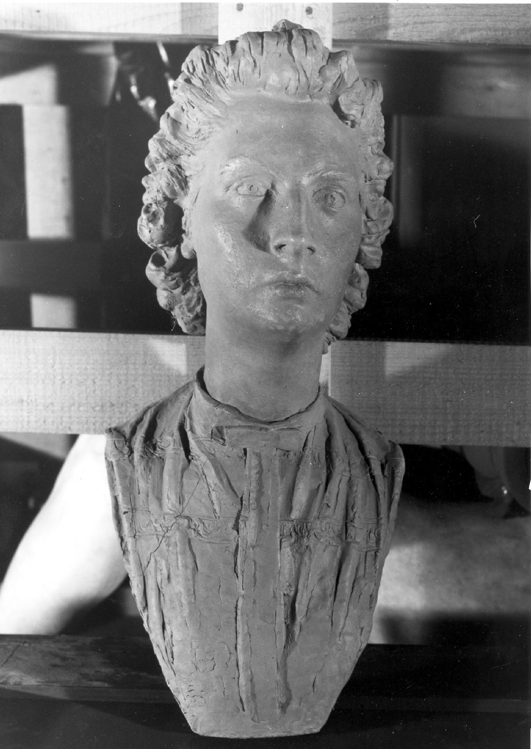 ritratto di giovinetta, busto femminile (busto) di Manarin Guido (sec. XX)