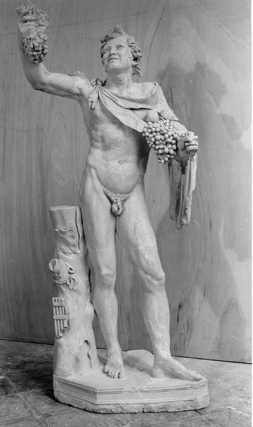 Fauno con grappolo d'uva, Fauno (statua) - ambito romano (sec. II)