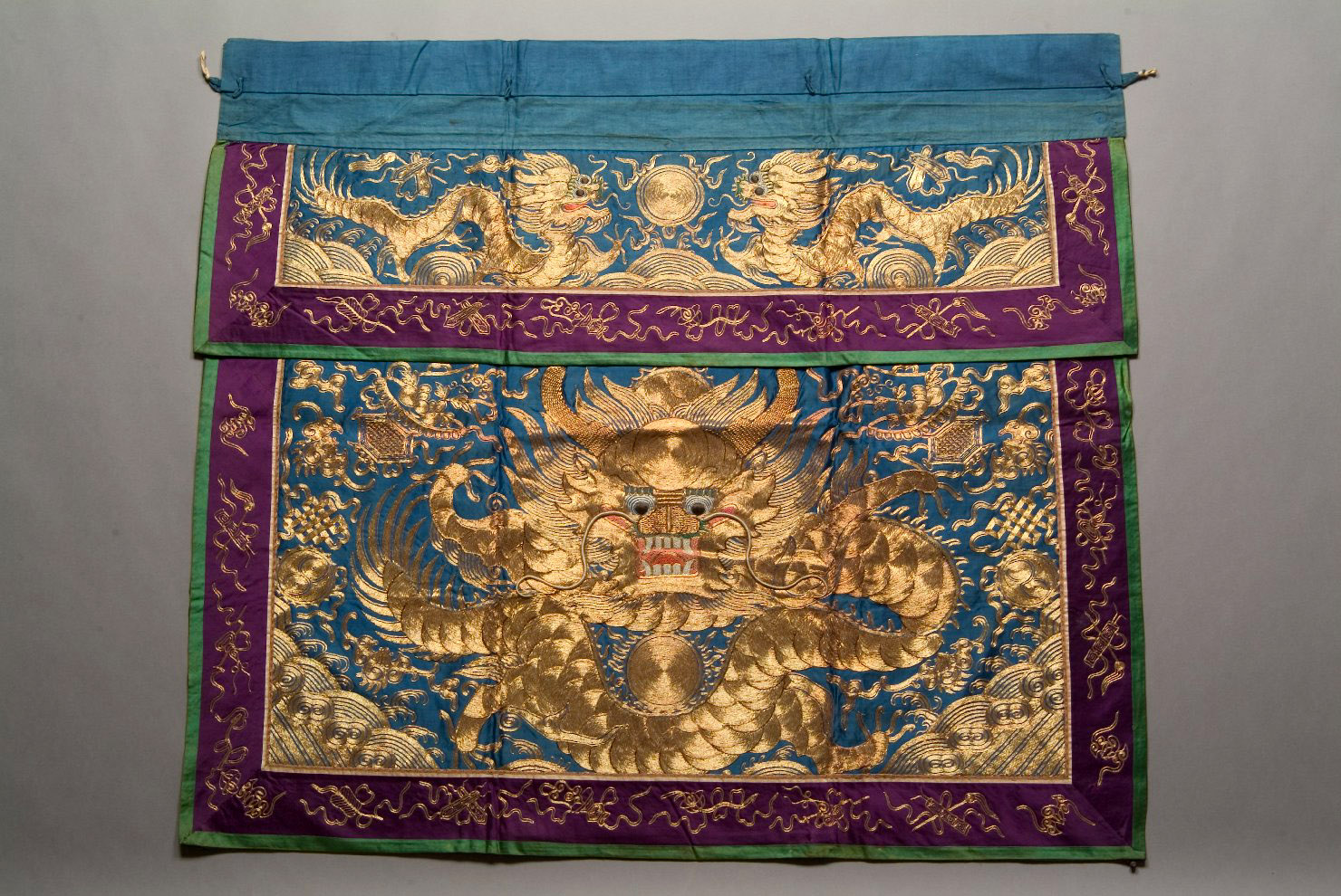 animali fantastici (tessuto, opera isolata) - manifattura cinese (sec. XIX)