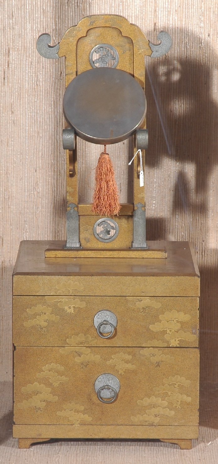 console con specchiera, opera isolata - ambito giapponese (secc. XVII/ XIX)