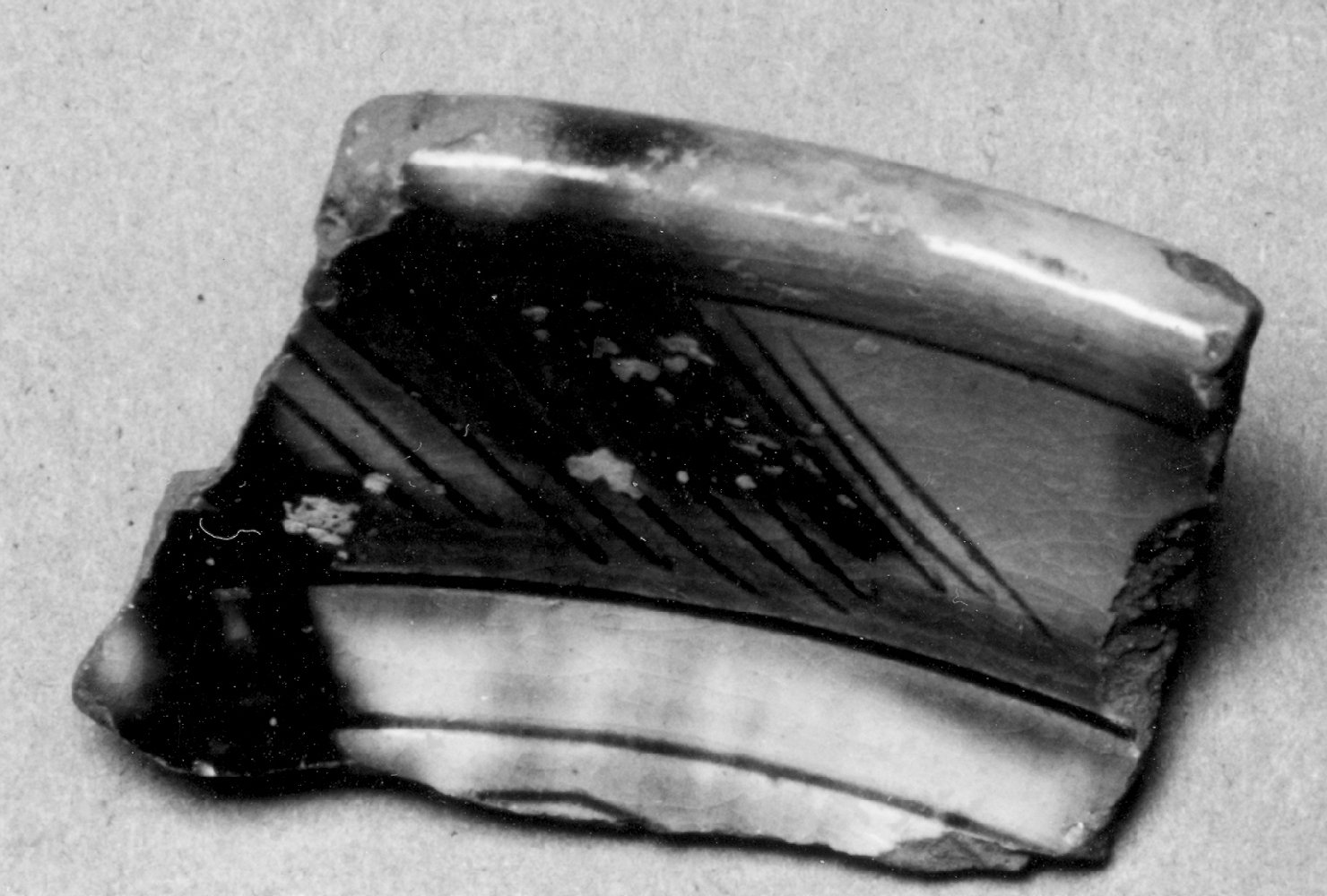 motivi decorativi geometrici (bacino, frammento) - ambito veneto (seconda metà sec. XV)