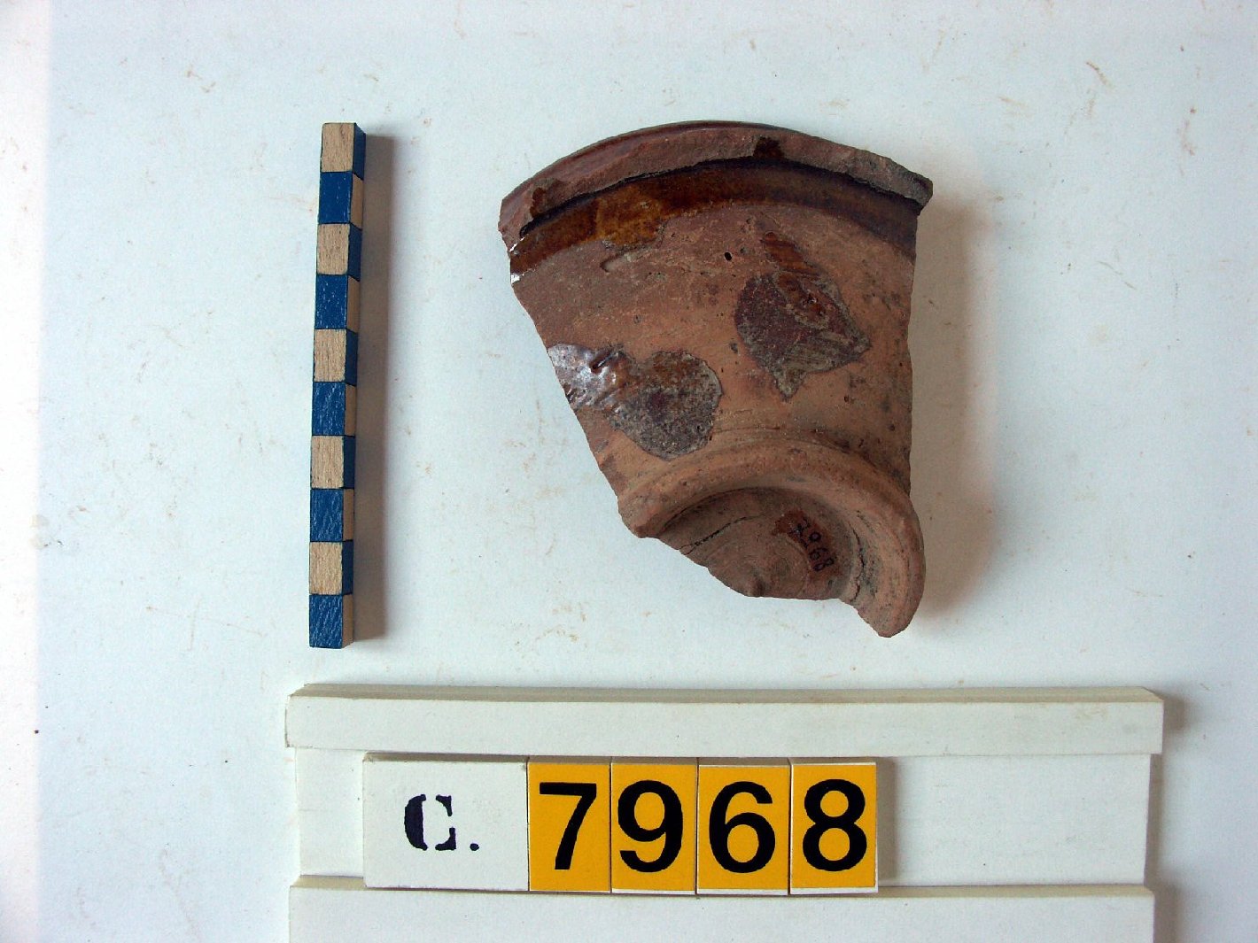 motivi decorativi (scodella, frammento) - ambito bizantino (secc. XIII/ XIV)