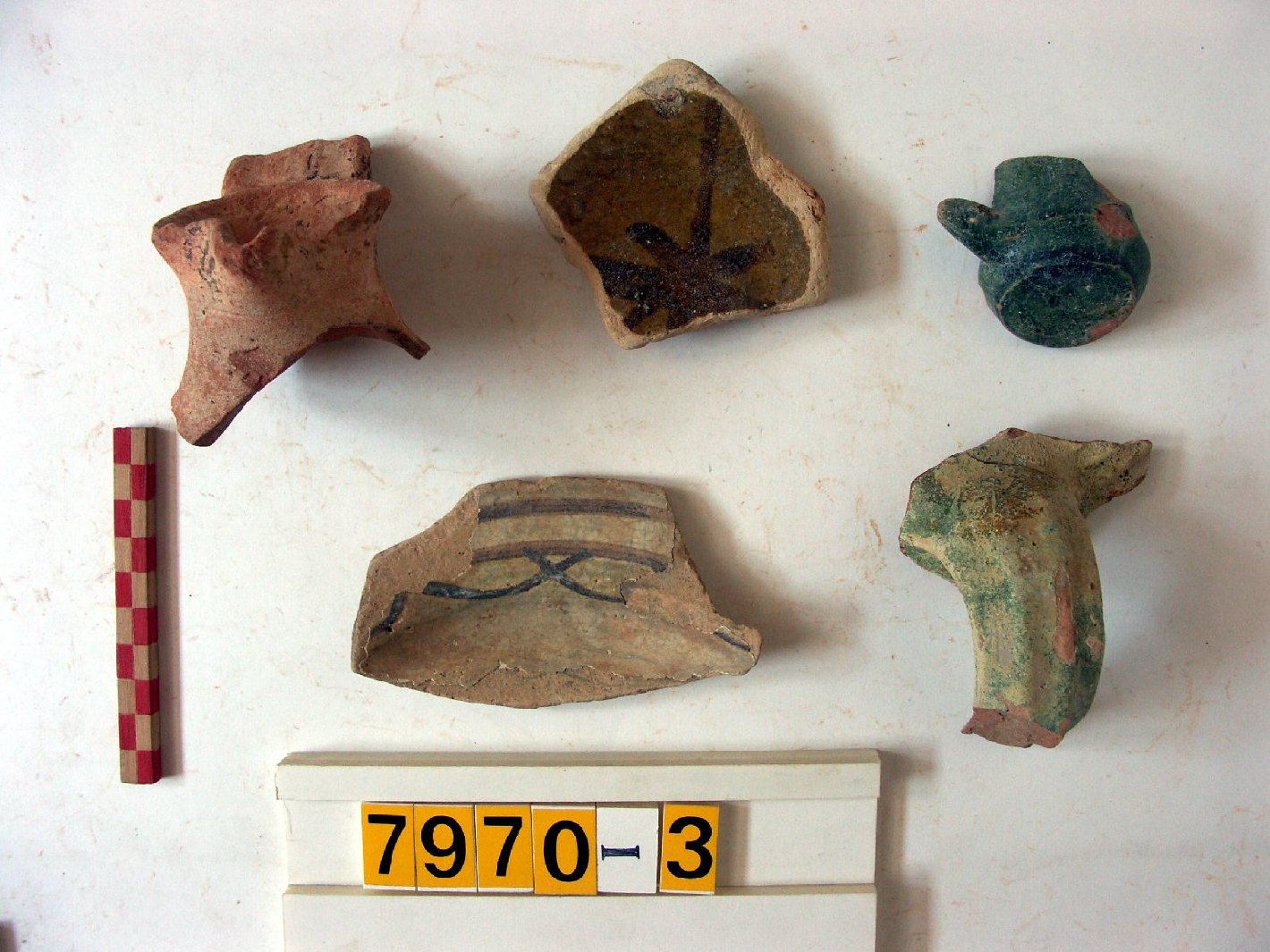 motivi decorativi (brocca, frammento) - ambito bizantino (secc. XIII/ XIV)