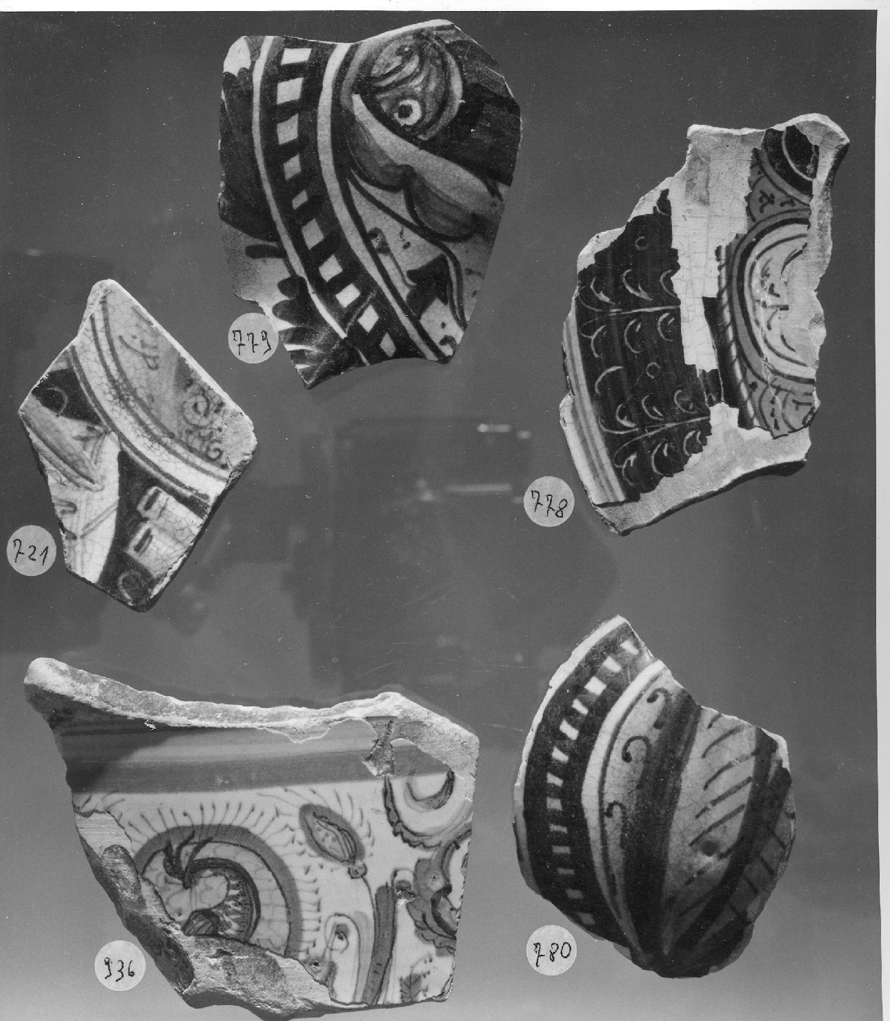 motivi decorativi (vaso, frammento) - ambito veneto (secc. XV/ XVI)