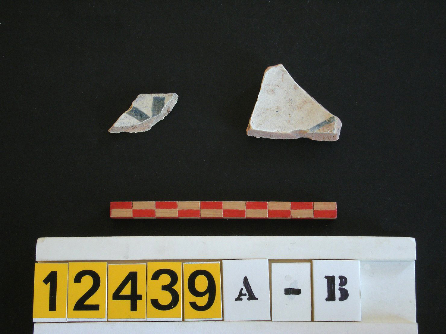 motivi decorativi geometrici (scodella, frammento) - manifattura ispano-moresca (prima metà sec. XV)
