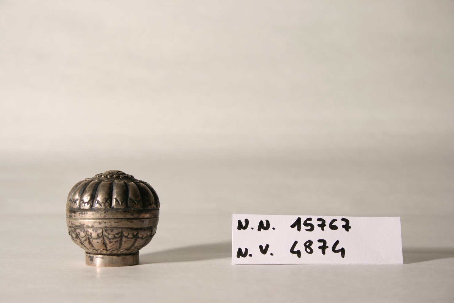 decorazione a spicchi (scatola, opera isolata) - ambito siamese (inizio sec. XIX)