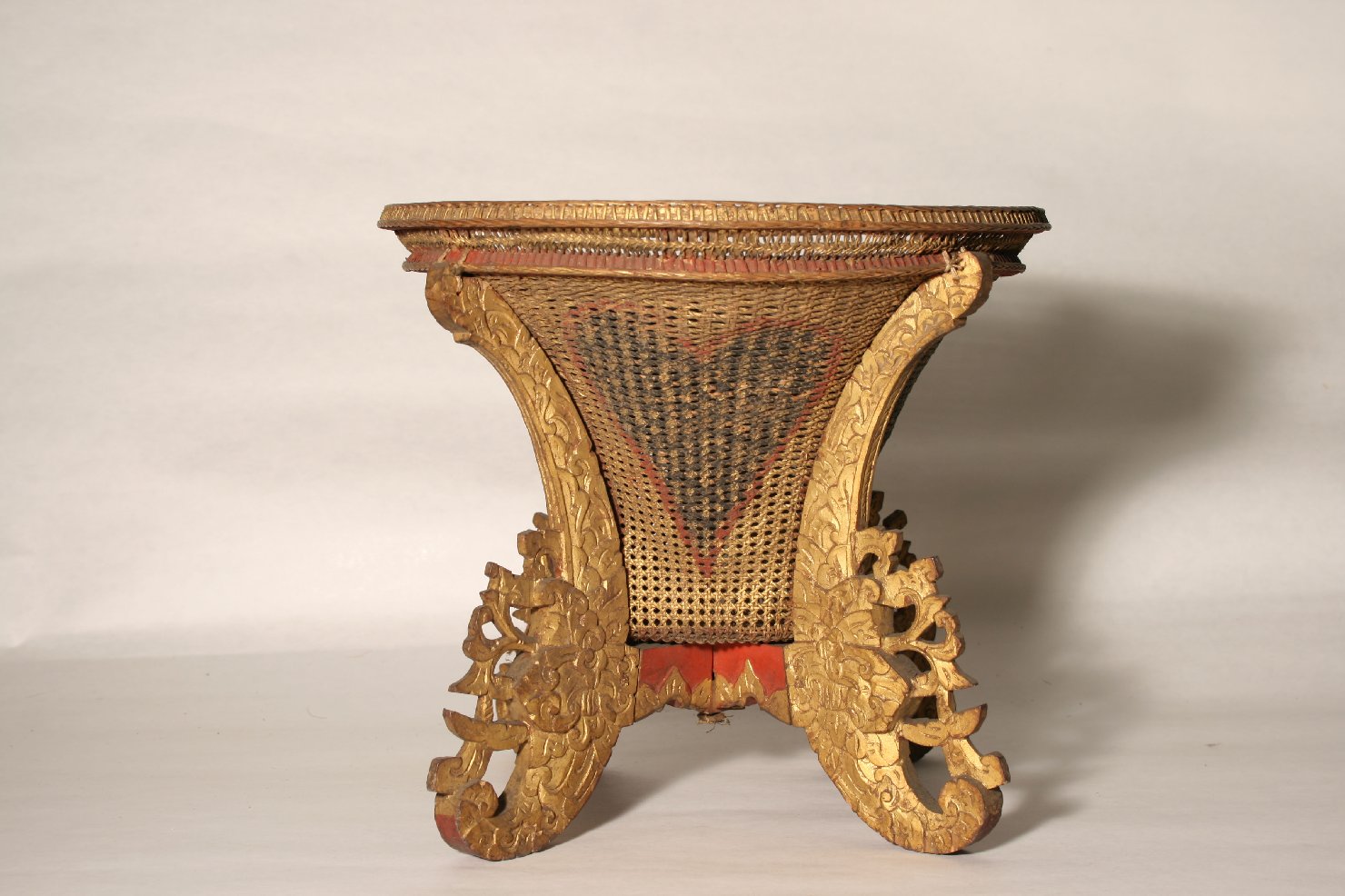 cuore, motivi floreali (cesto, opera isolata) - ambito siamese (inizio sec. XIX)