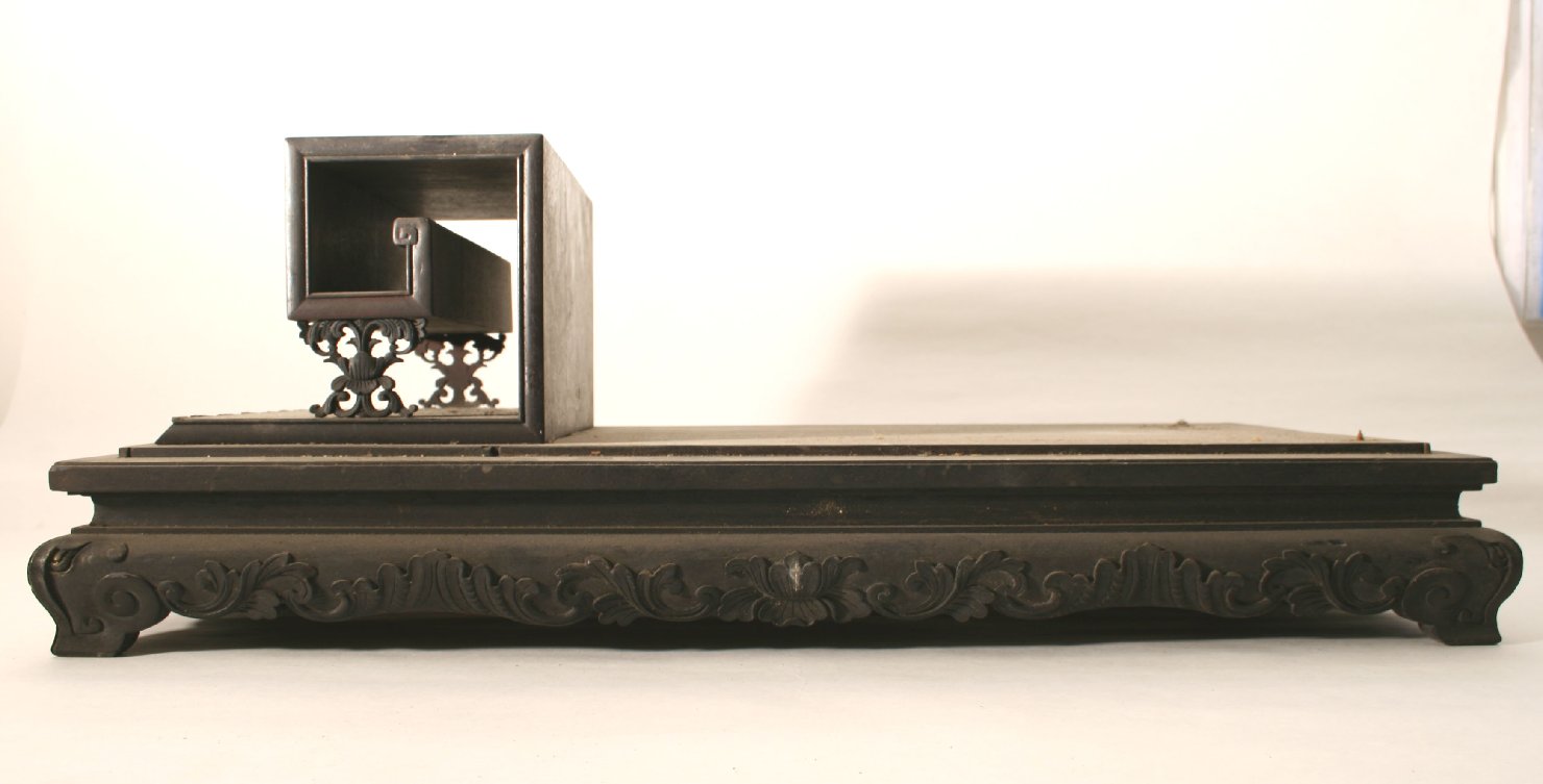 motivi vegetali (tavolino, opera isolata) - ambito cinese (metà sec. XIX)