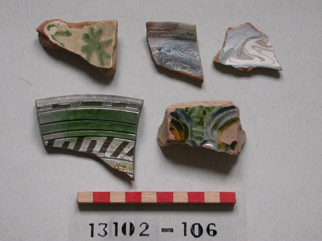 motivi decorativi geometrici (piatto, frammento) - ambito veneziano (sec. XVI)