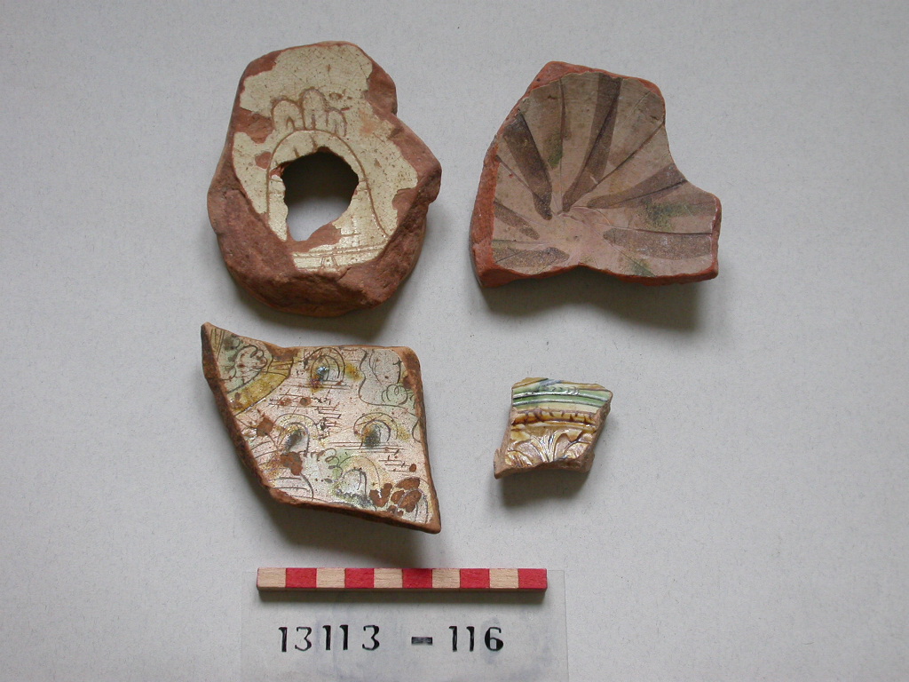 motivi decorativi geometrici (piatto, frammento) - ambito veneziano (secc. XV/ XVI)