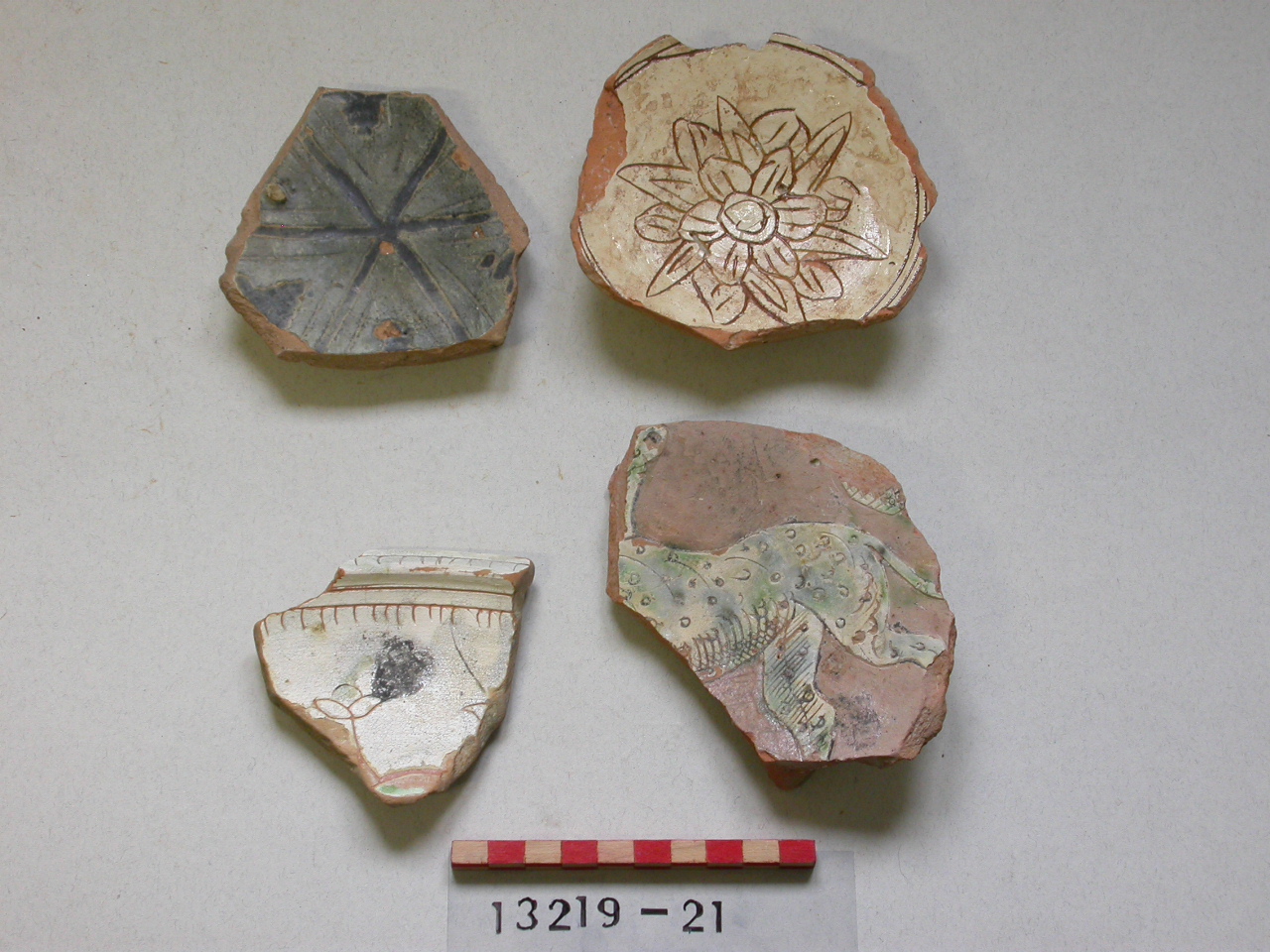 motivi decorativi geometrici (piatto, frammento) - ambito veneto (metà sec. XV)