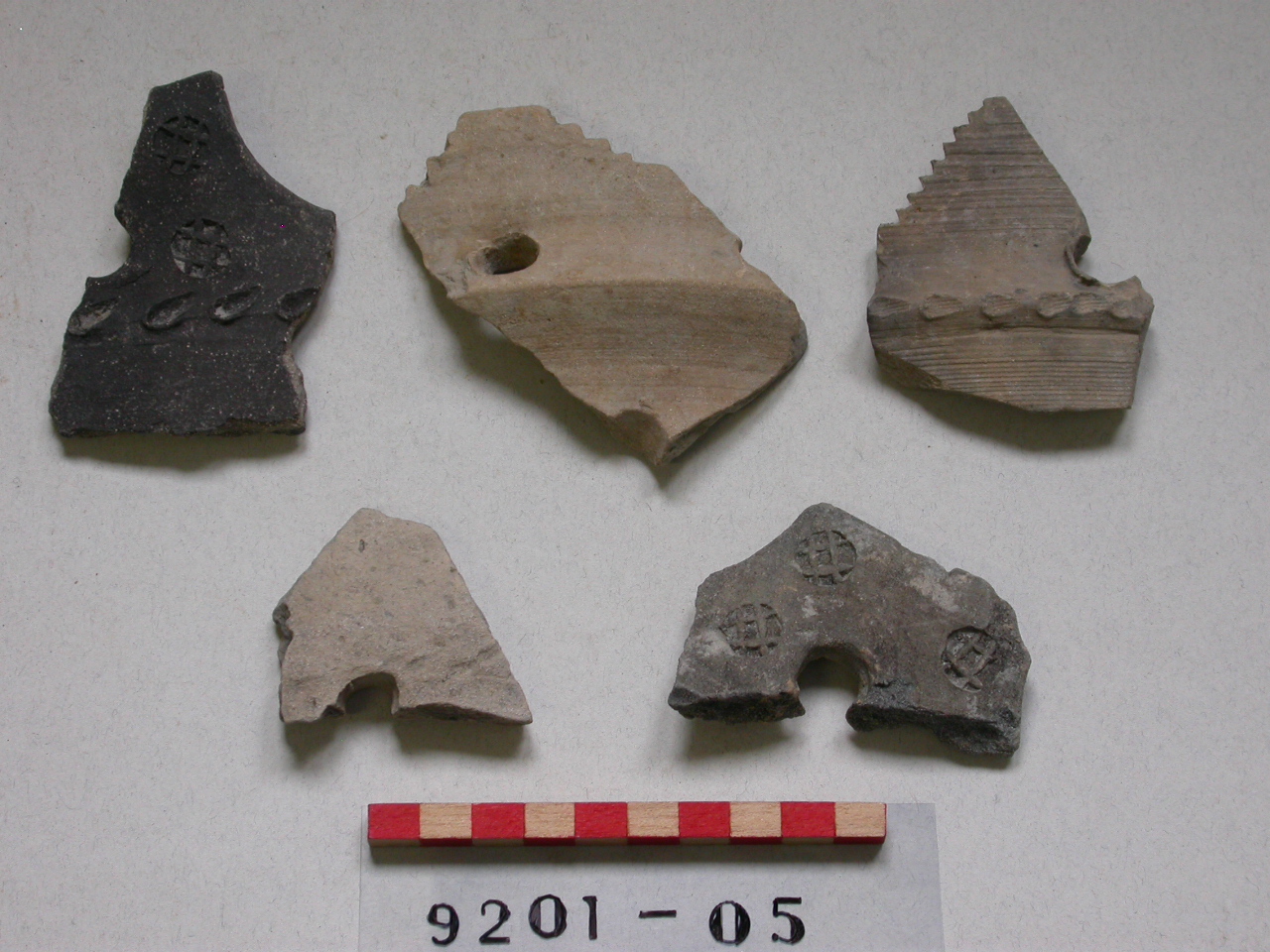 motivi decorativi geometrici (pentola, frammento) - ambito veneziano (secc. XIII/ XIV)