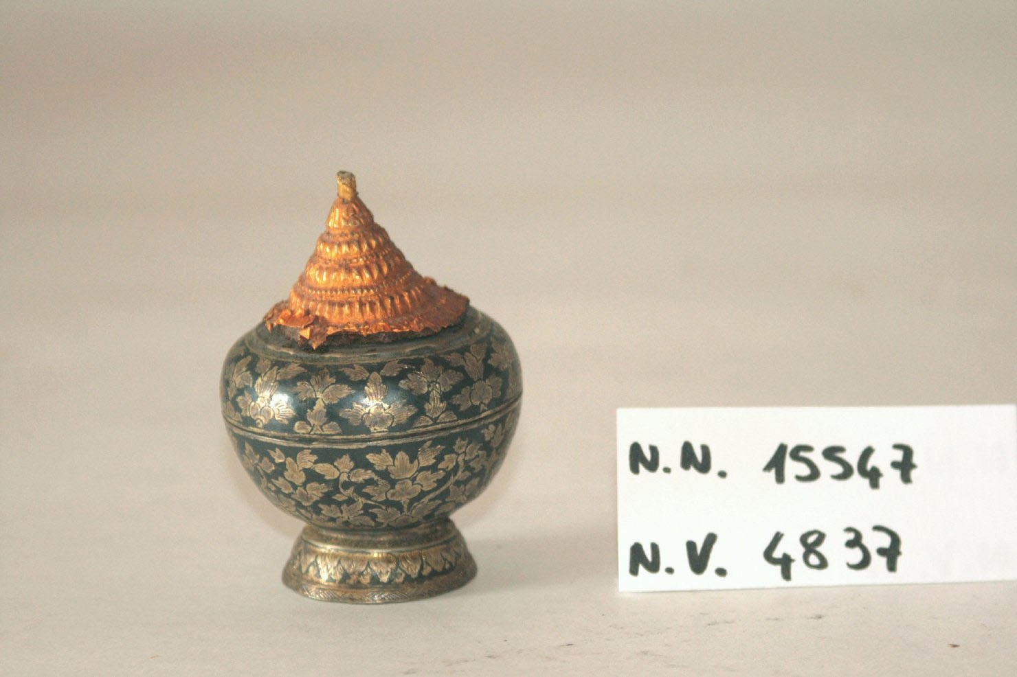 motivo decorativo floreale (scatola, opera isolata) - ambito siamese (inizio sec. XIX)